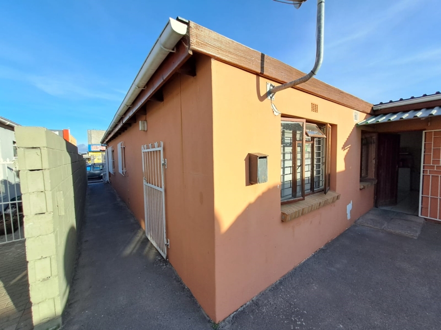 Commercial Property for Sale in Tuscany Glen Western Cape